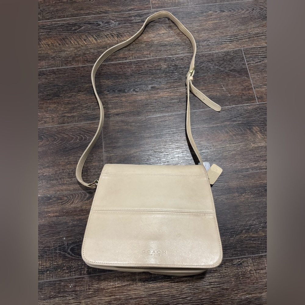 Vintage COACH Tribeca 9092 Beige Leather Flap Shoulder Bag- 1998